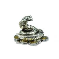 Скульптура миниатюрная «Серебряная змея на монетах»